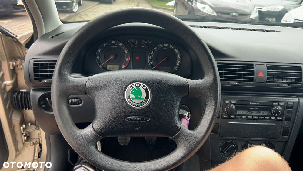 Skoda Superb 2.0 Comfort - 26