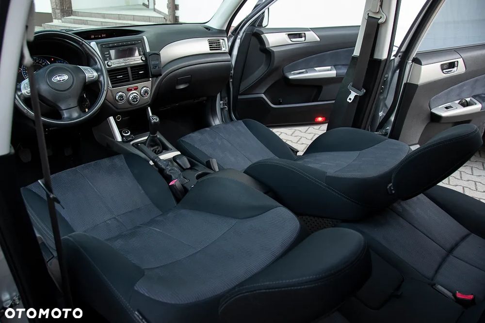 Subaru Forester 2.0X Exclusive - 27