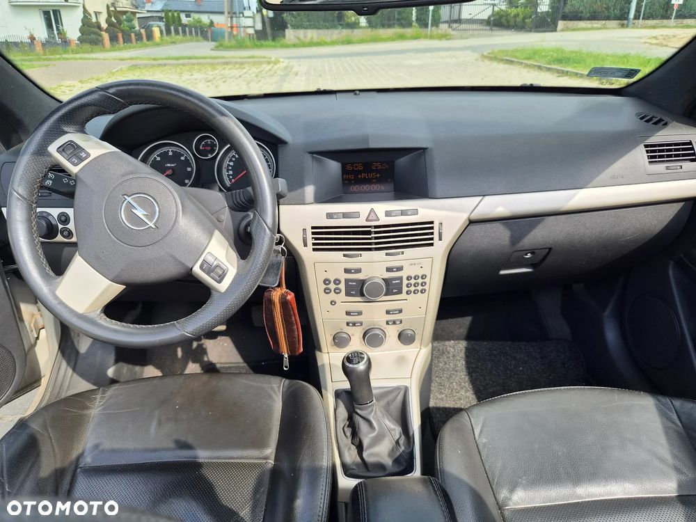 Opel Astra 1.9 CDTI Cosmo - 8
