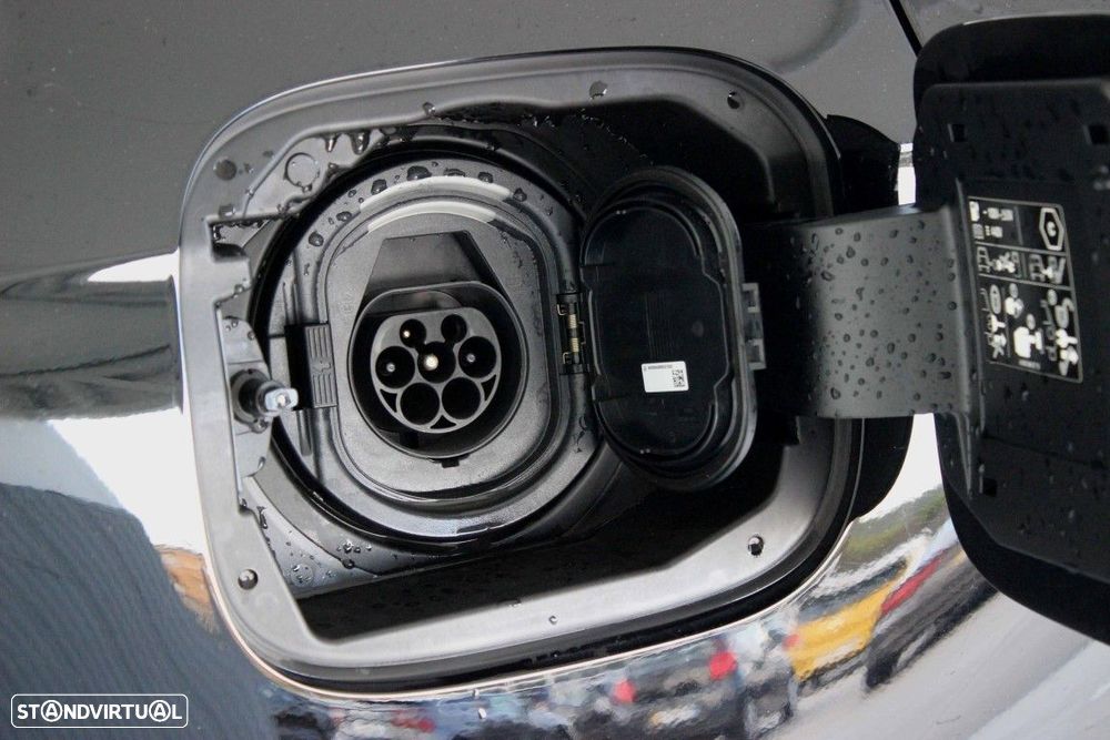 Mercedes-Benz A 250 e AMG Line - 38