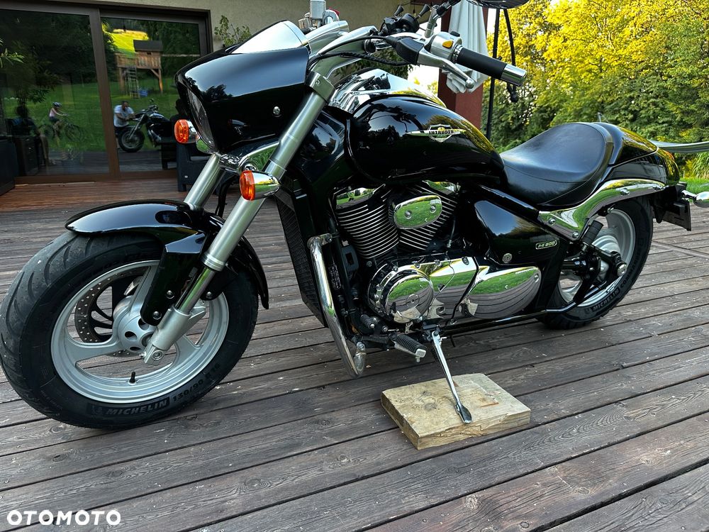 Suzuki Intruder - 4