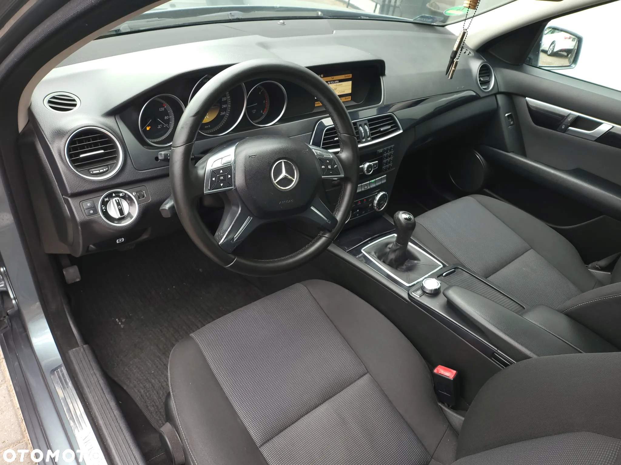 Mercedes-Benz Klasa C 220 CDI BlueEff Edition Elegance - 23