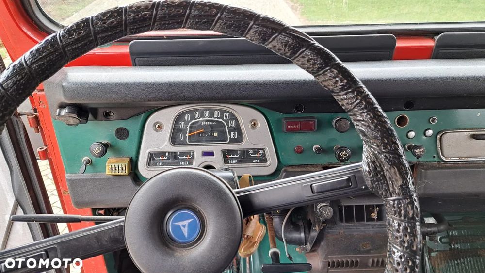 Toyota Land Cruiser - 11