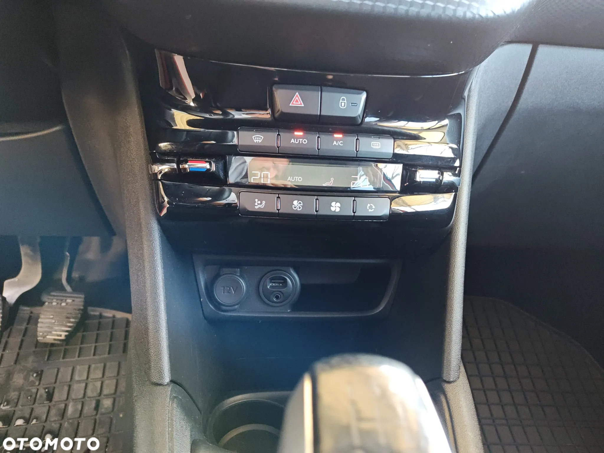 Peugeot 208 1.2 PureTech Style - 8