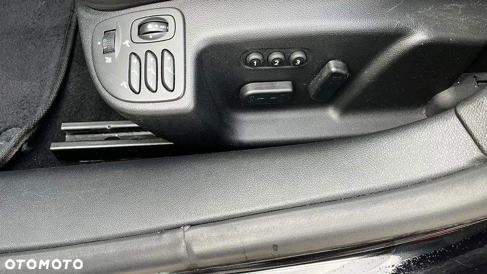 Renault Latitude - 23
