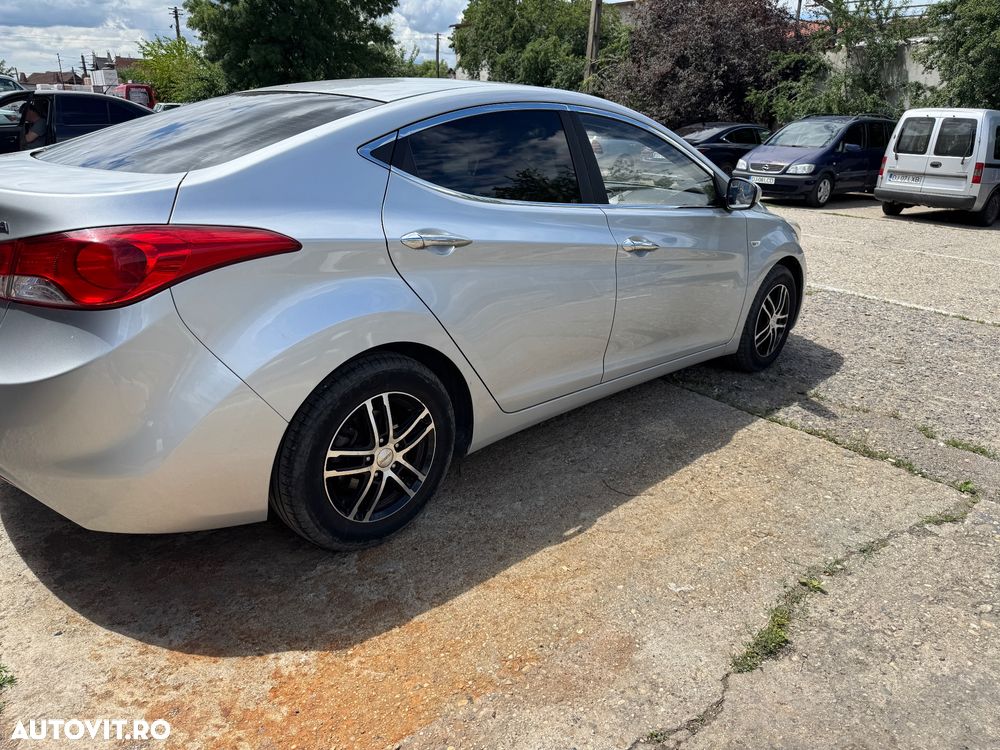 Hyundai Elantra 1.6 MPi Exclusive - 6