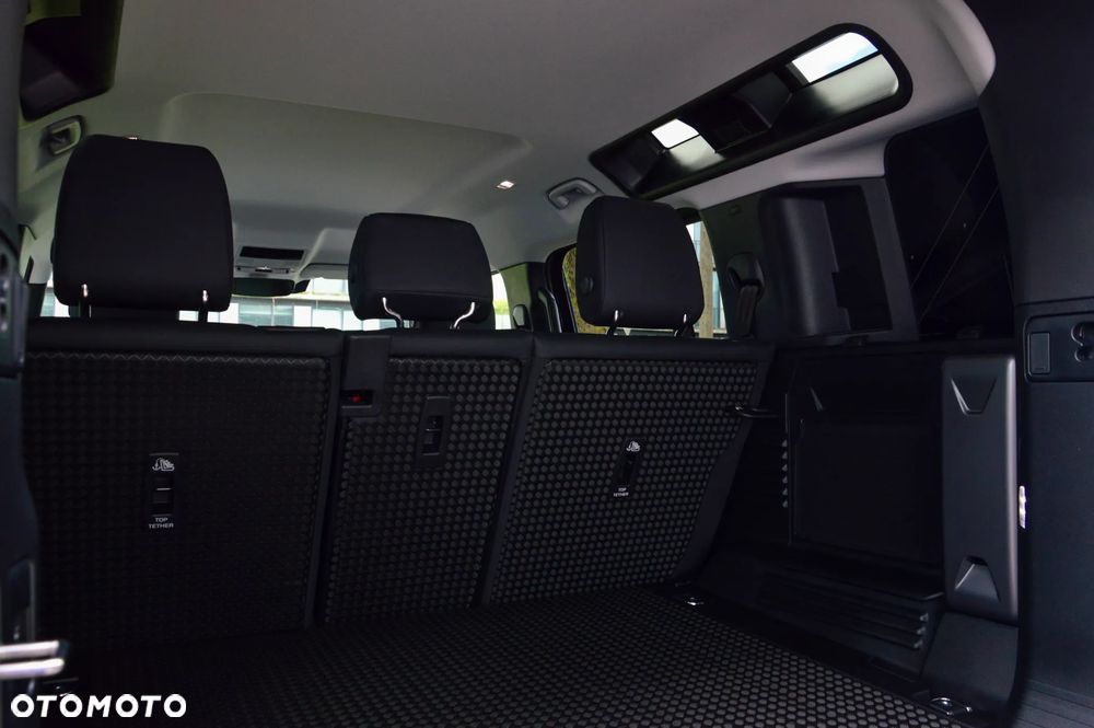 Land Rover Defender 3.0 D250 mHEV - 14