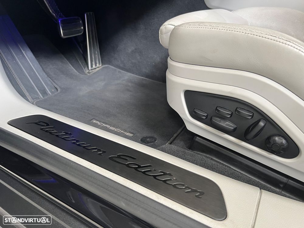 Porsche Panamera 4 E-Hybrid Platinum Edition - 13