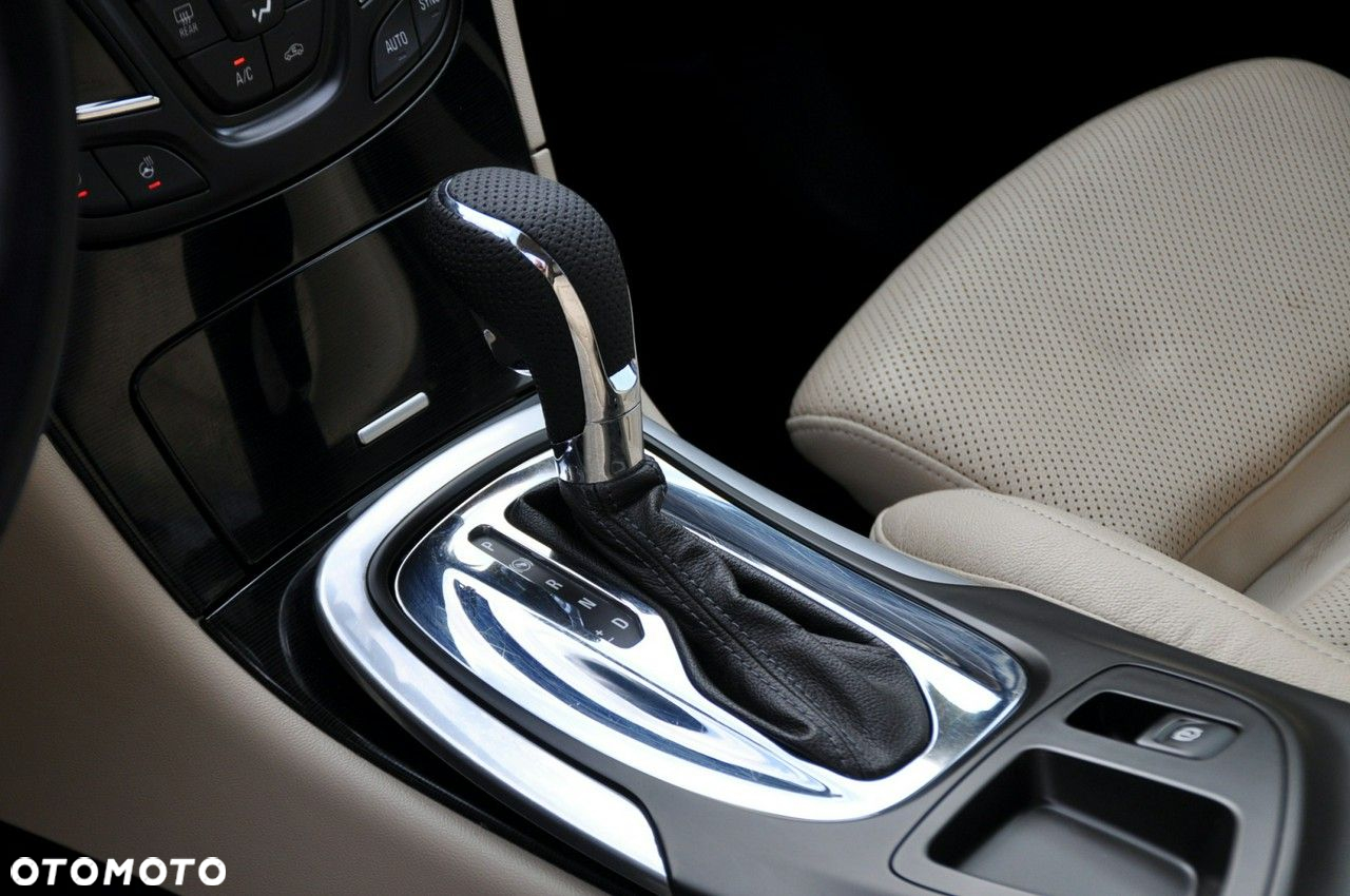 Opel Insignia - 35
