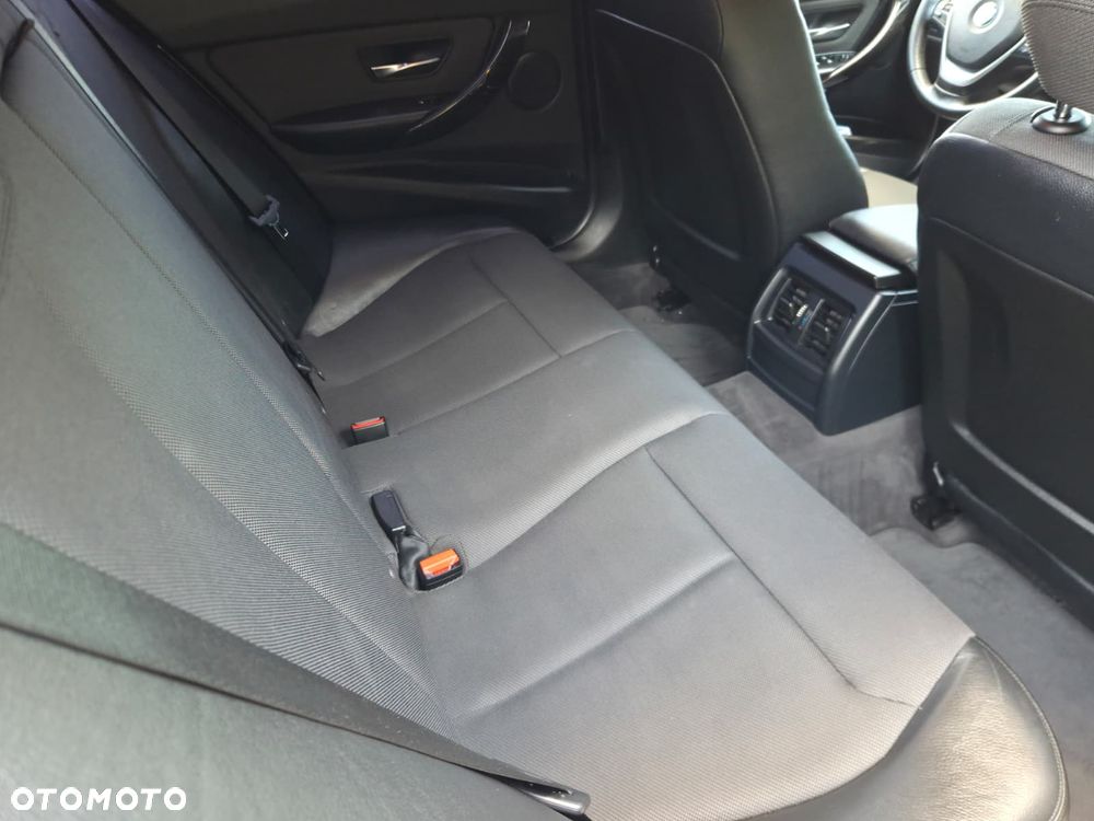 BMW Seria 3 316i Luxury Line - 15