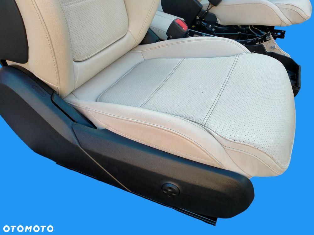 Mercedes W206 SEDAN AVANTGARDE Fotele Przód Kanapa Boczki Drzwi Tapicerki - 13