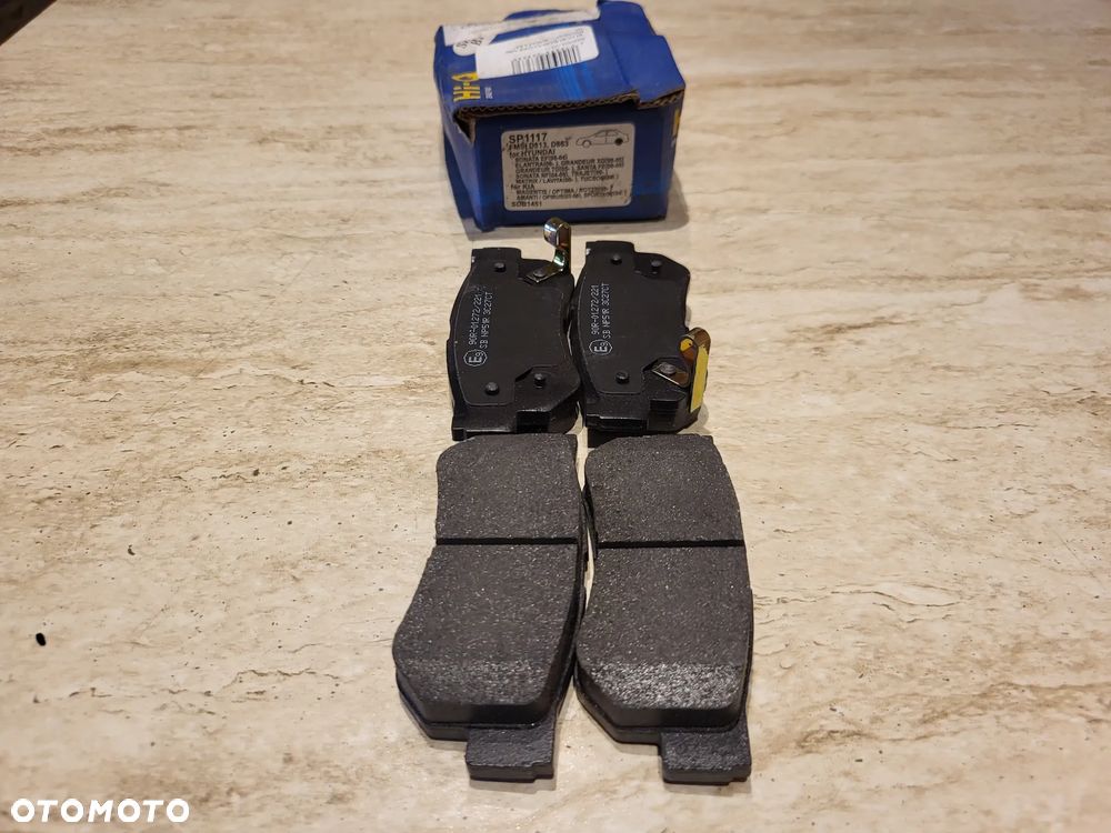 Klocki hamulcowe tył HYUNDAI ELANTRA IV, GETZ, GRANDEUR, I30, MATRIX, SANTA FÉ I, SANTA FÉ II, SANTA FÉ I/SUV, SONATA III, SONATA IV, SONATA V, TUCSON, TUCSON/SUV 1.4-3.5 06.94- - 1