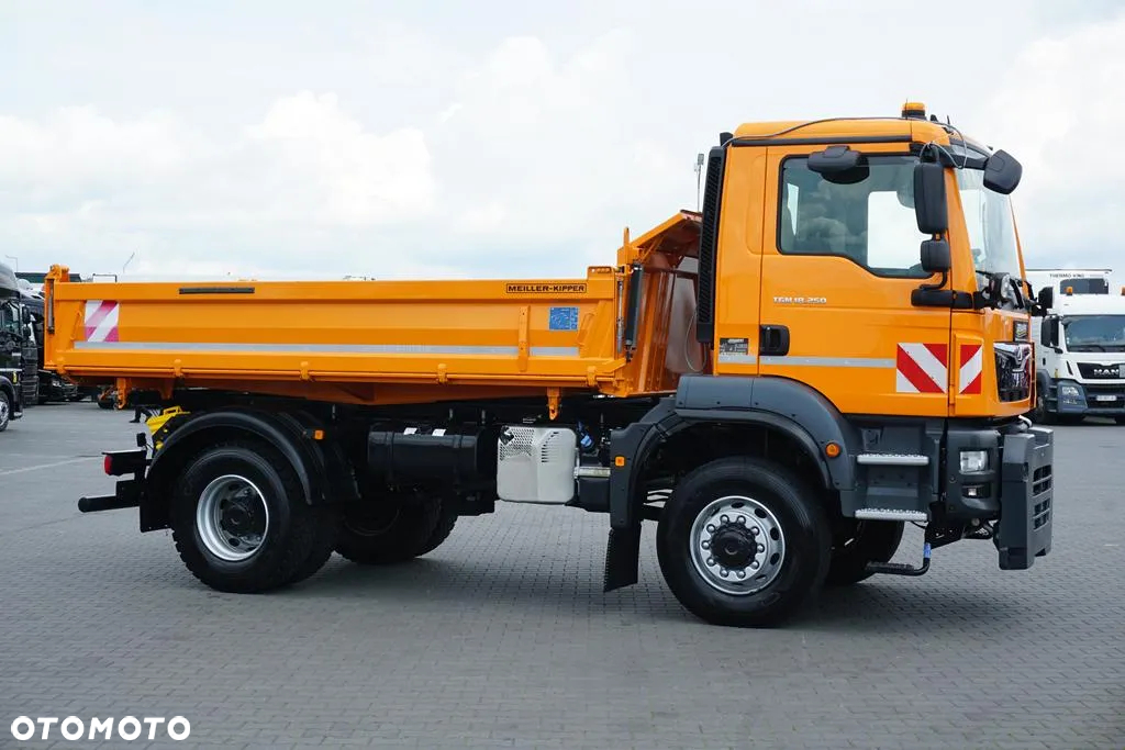 MAN TGM / 18.250 / E 6 / 4 X 4 / WYWROTKA 3 STRONNA / ŁAD. 10 060 KG / JAK NOWY - 34