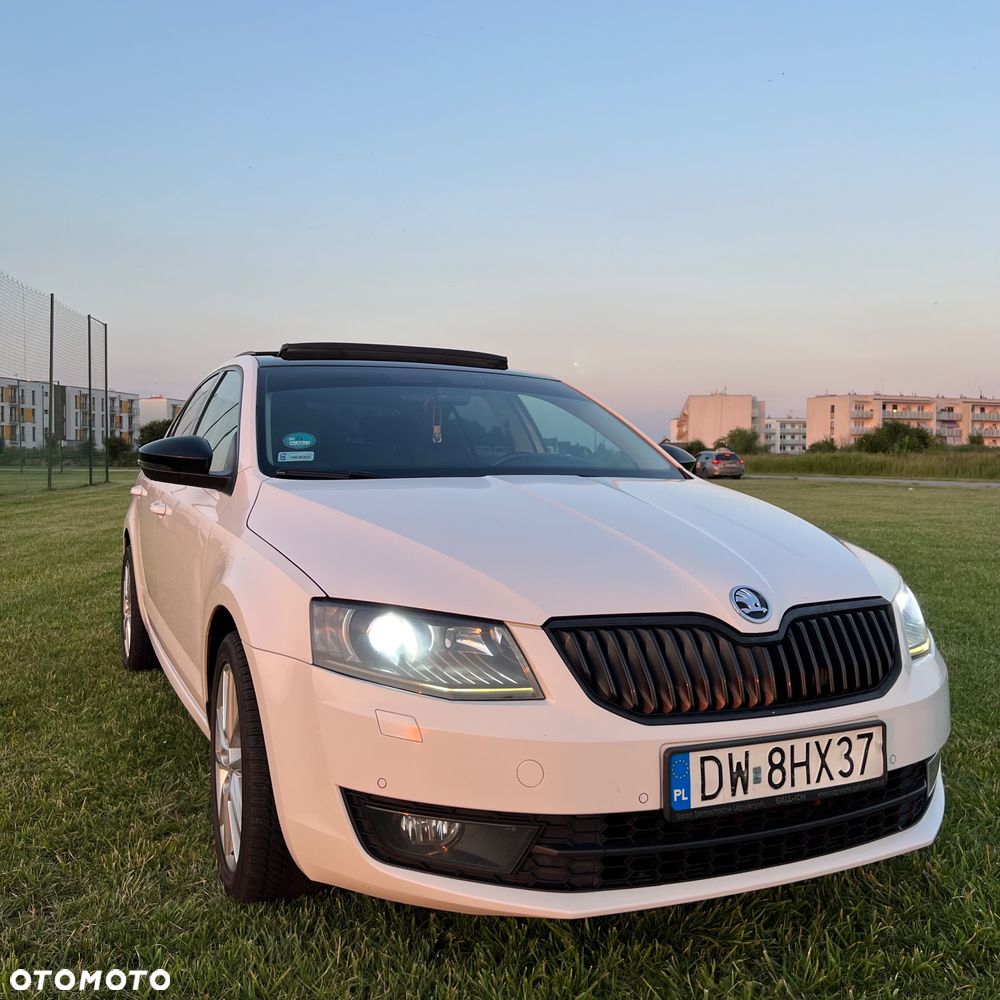 Skoda Octavia 2.0 TDI Style DSG - 1
