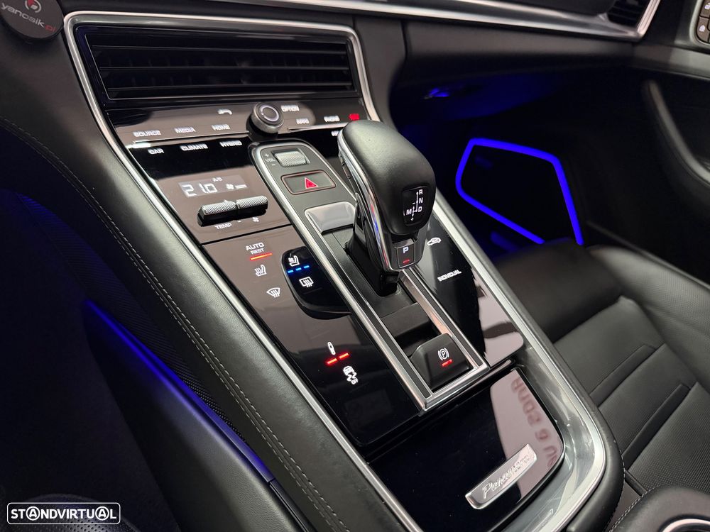 Porsche Panamera Sport Turismo 4 E-Hybrid Edition 10 Anos - 15