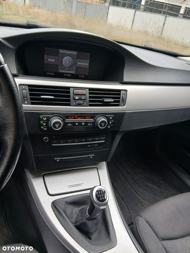 BMW Seria 3 320d DPF Efficient Dynamics Edition Edition Exclusive - 11
