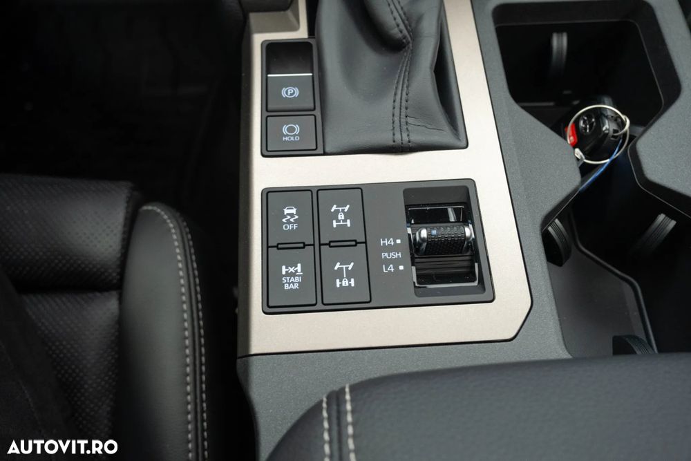 Toyota Land Cruiser - 17