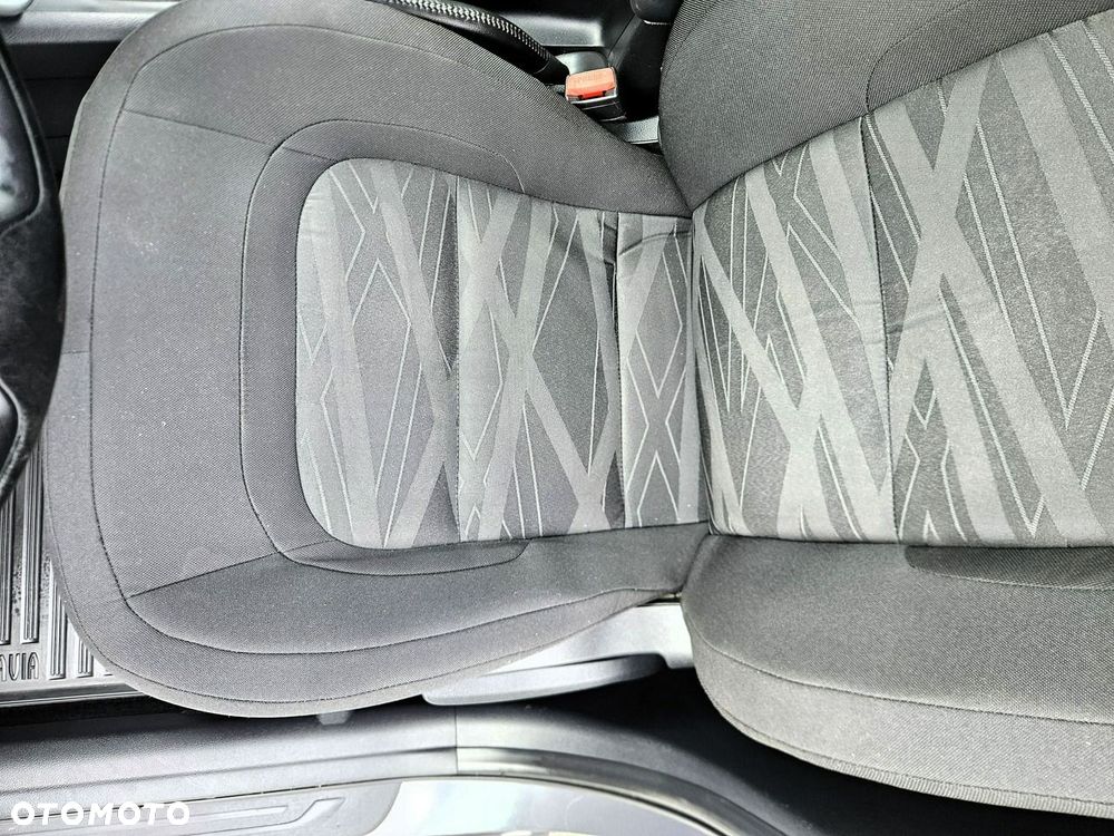 Kia Ceed 1.6 CRDi 128 Dream-Team Edition - 22
