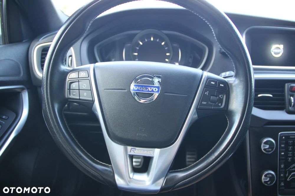 Volvo V40 D2 Drive-E R-Design Momentum - 23
