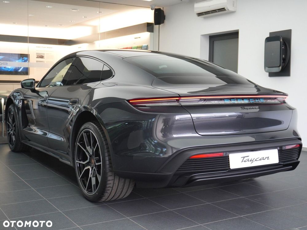 Porsche Taycan 105kWh 4 - 17