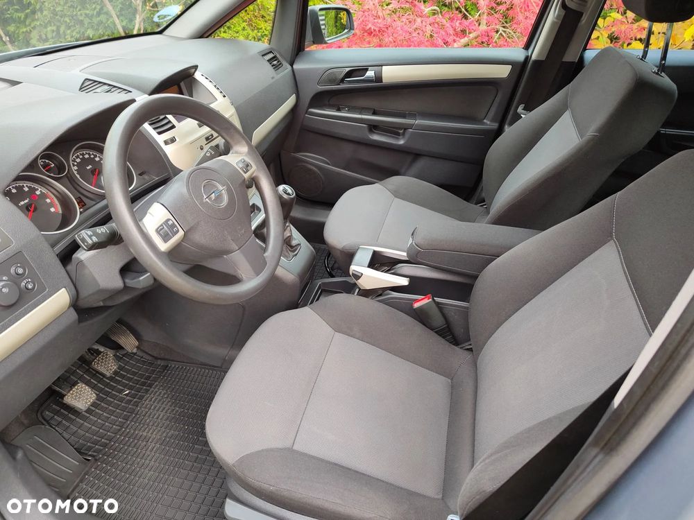 Opel Zafira 1.8 Navi - 9