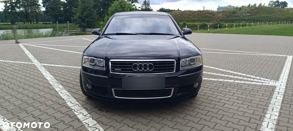 Audi A8 4.2 L Quattro - 3