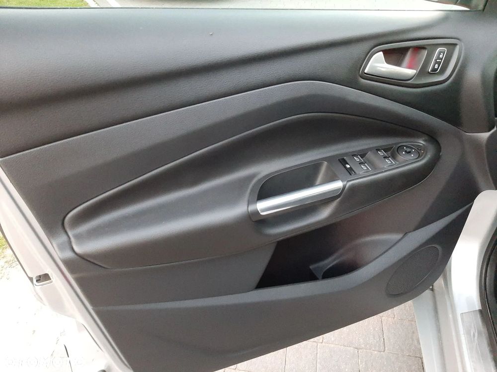Ford Kuga - 2