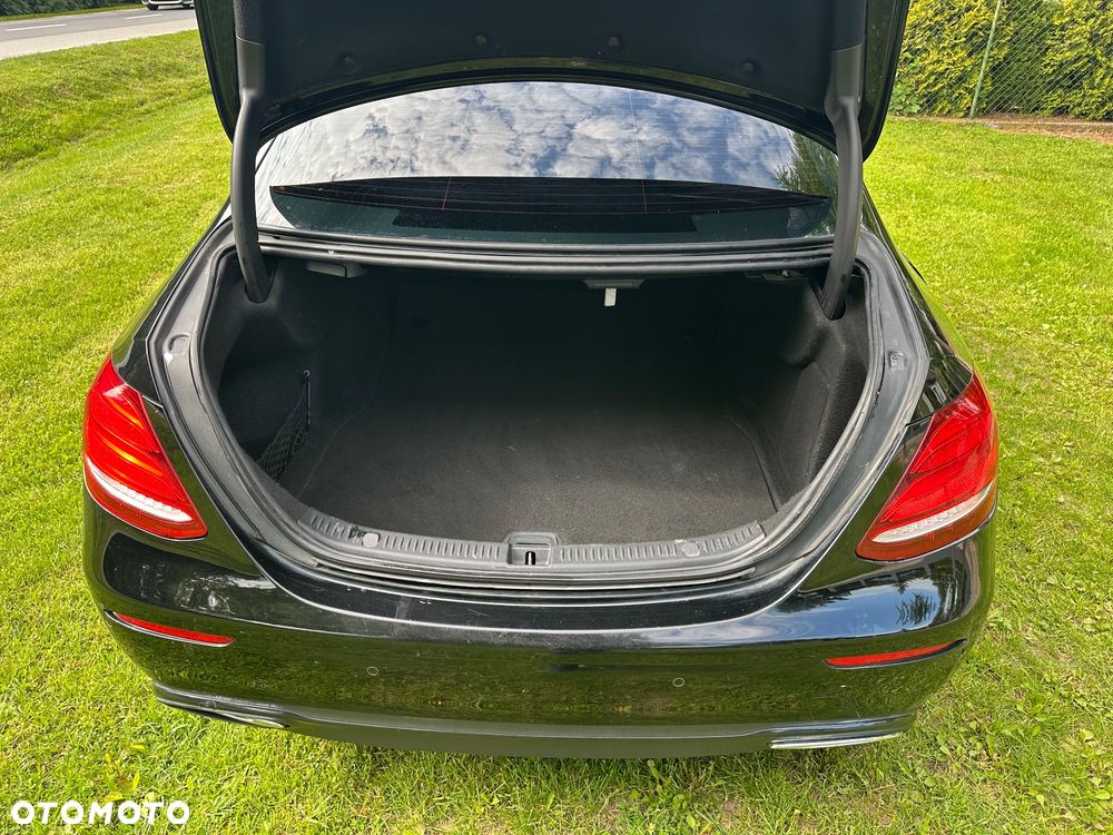 Mercedes-Benz Klasa E 200 d 9G-TRONIC - 21
