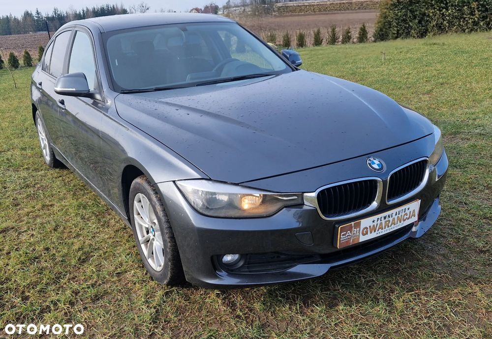 BMW Seria 3 318d DPF Touring Edition Sport - 1
