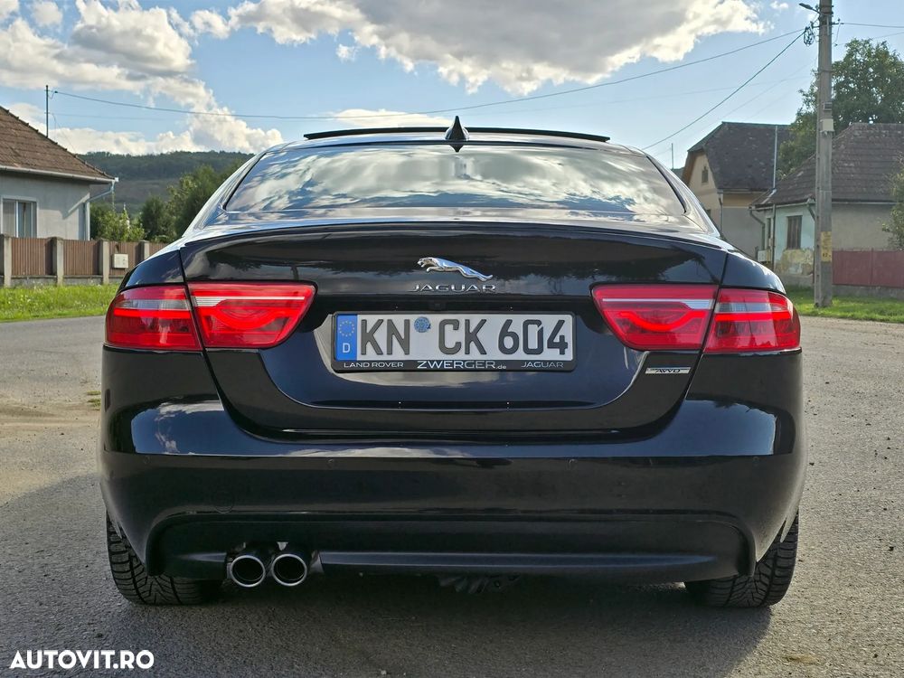 Jaguar XE 2.0 AWD R-Sport - 13