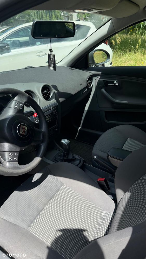 Seat Ibiza 1.4 16V Reference - 8