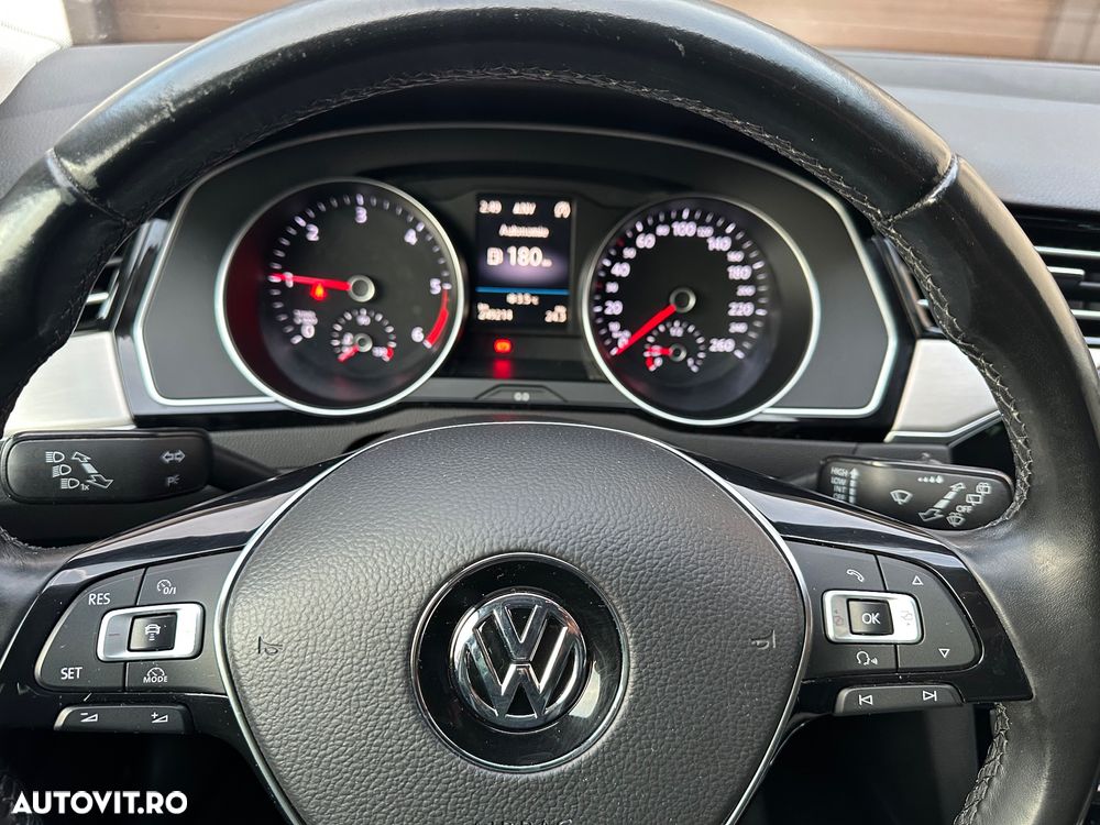 Volkswagen Passat Variant 2.0 TDI (BlueMotion Technology) Highline - 12