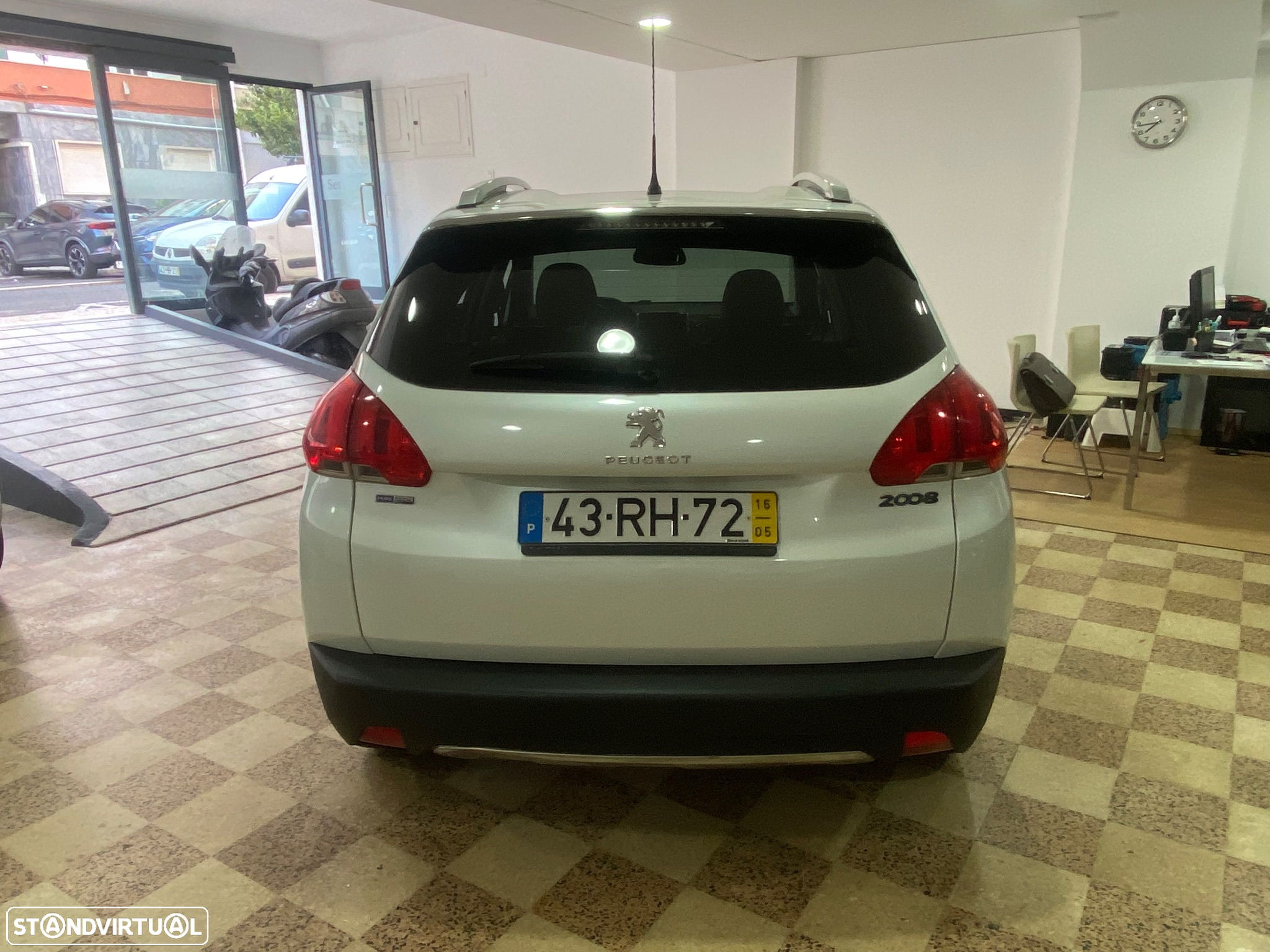 Peugeot 2008 1.2 PureTech Allure - 5