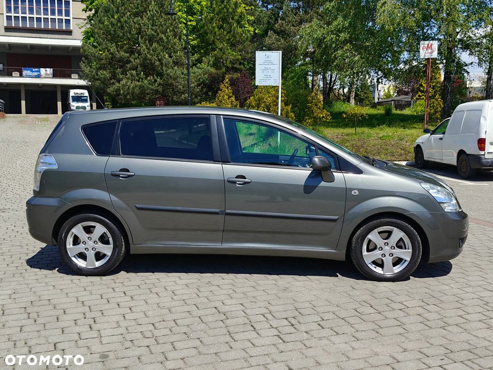 Toyota Corolla Verso 2.2 D-4D DPF Executive - 3