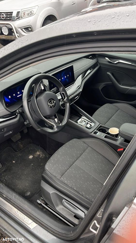 Skoda Octavia 2.0 TDI DSG Sportline - 6