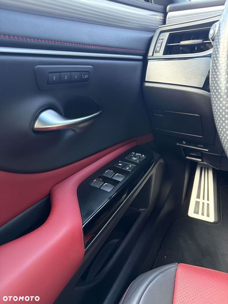 Lexus ES 300h F Sport Edition - 14