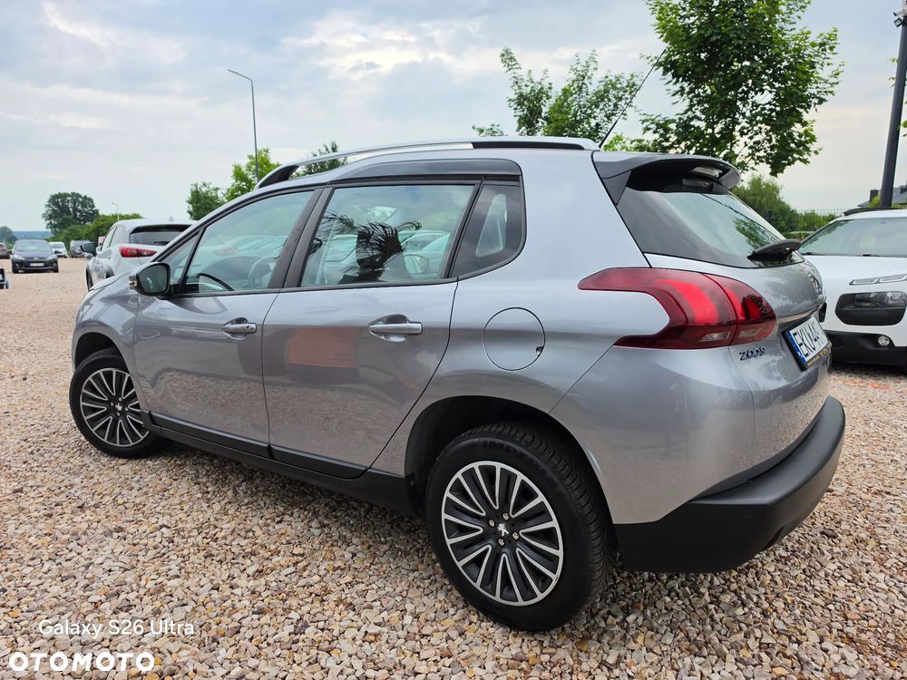 Peugeot 2008 1.2 Pure Tech Active S&S EAT6 - 11