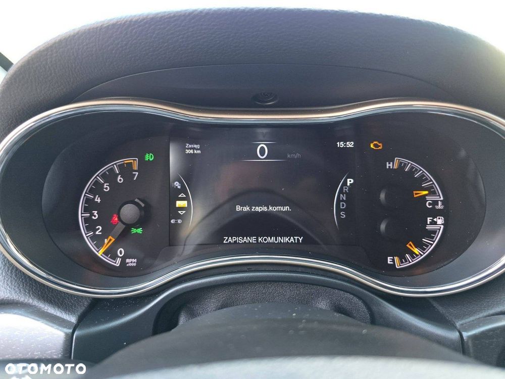 Jeep Grand Cherokee - 12