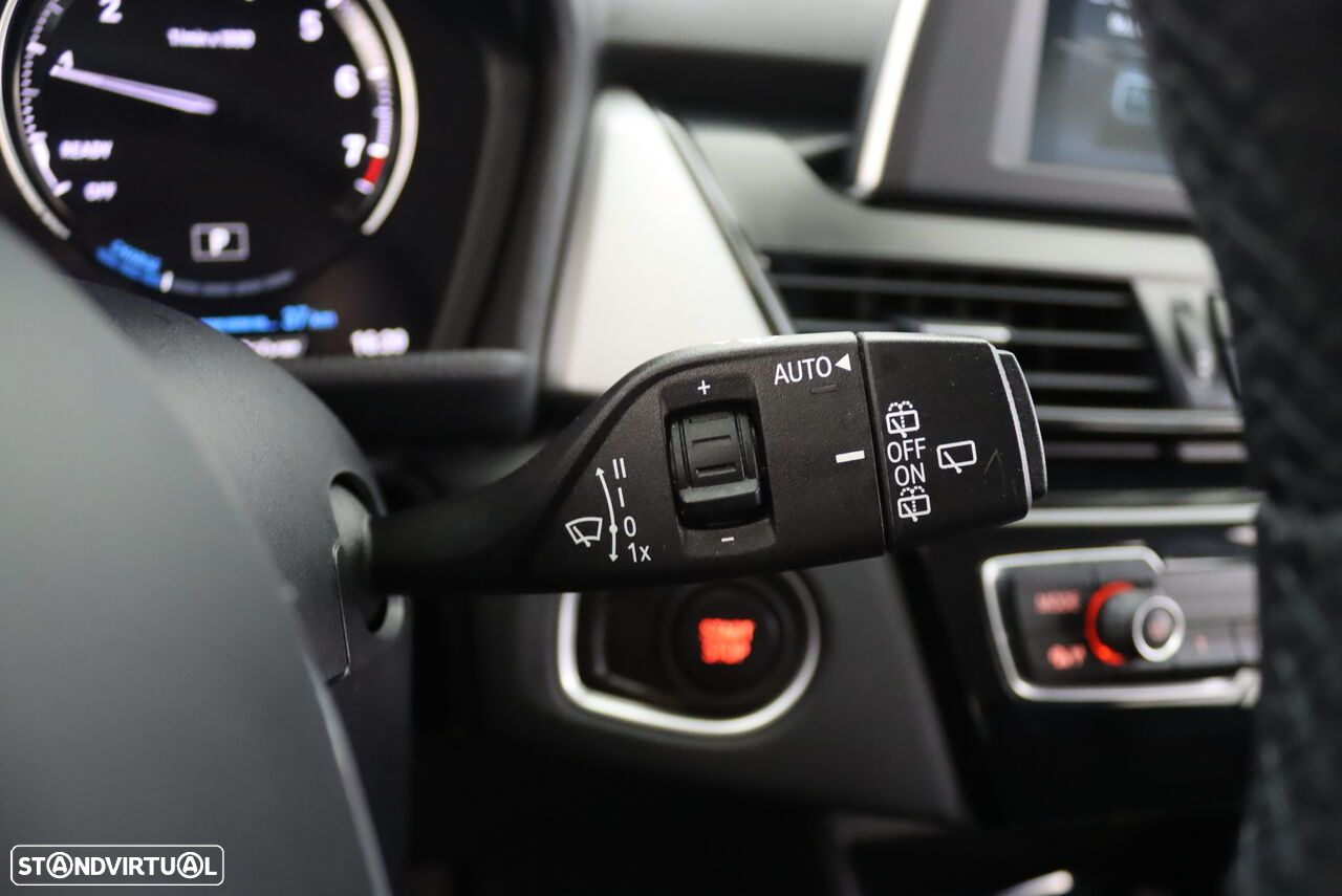 BMW 225xe Active Tourer - 14