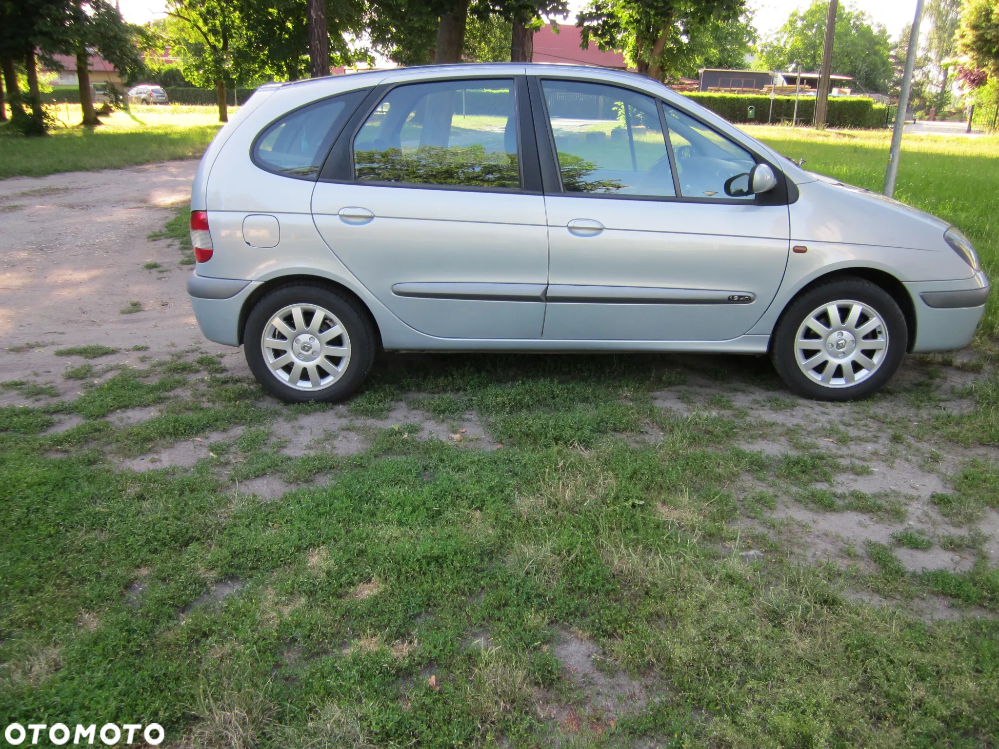 Renault Scenic 1.9 dCi EXpression - 10