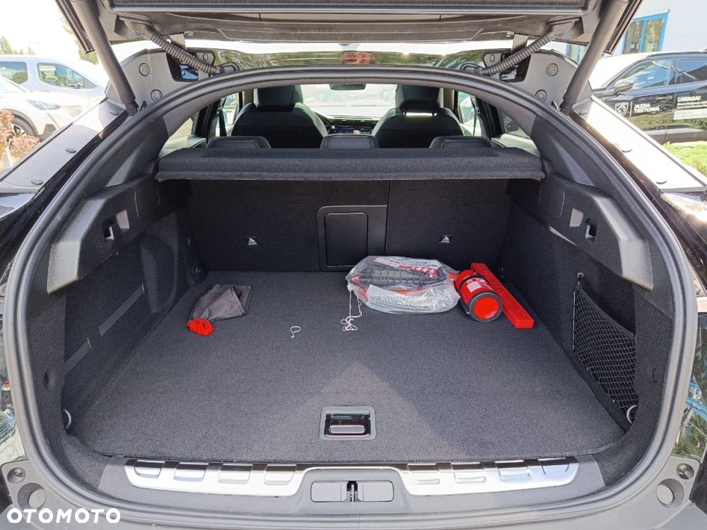 Peugeot 408 - 12