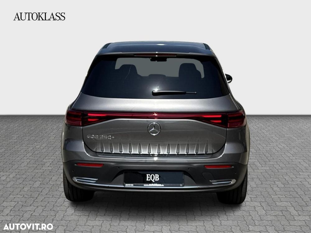 Mercedes-Benz EQB - 4