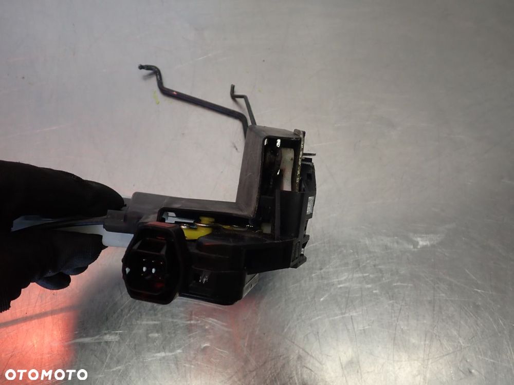 ZAMEK LEWY PRZÓD DRZWI HYUNDAI TUCSON I - 3