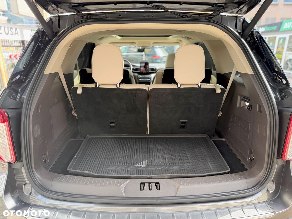 Ford Explorer EcoBoost Plug-in Hybrid ST-LINE - 16