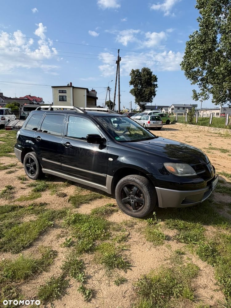 Mitsubishi Outlander - 1