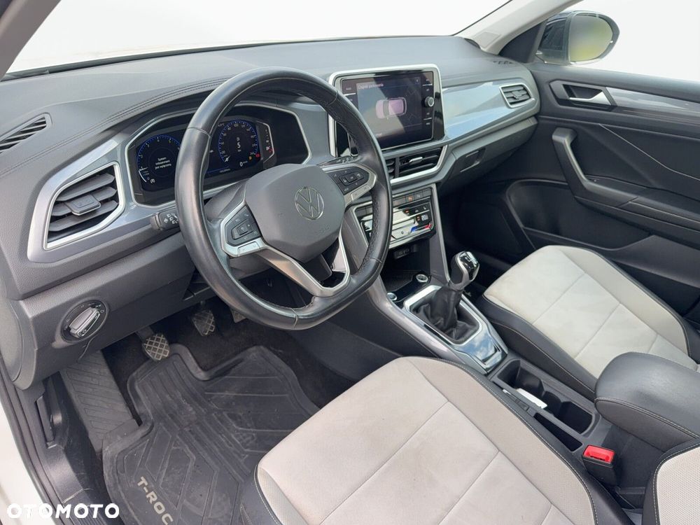 Volkswagen T-Roc - 10