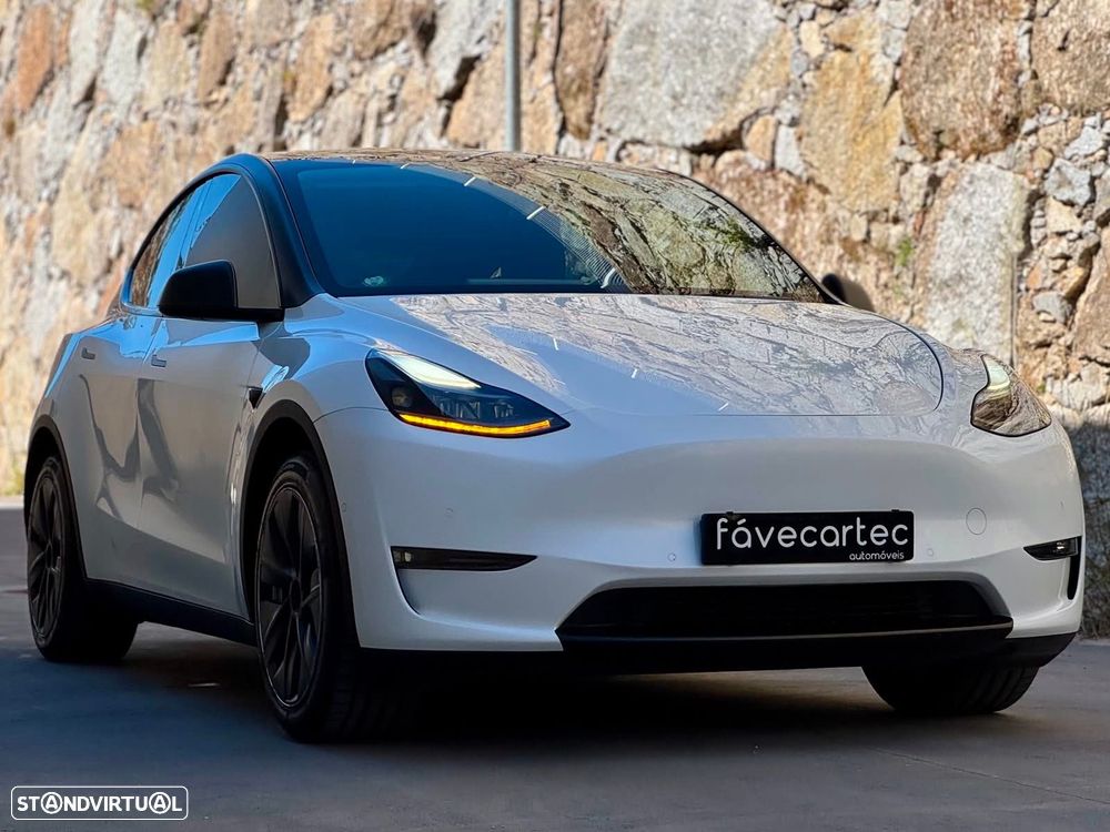 Tesla Model Y Long Range Dual Motor AWD - 14