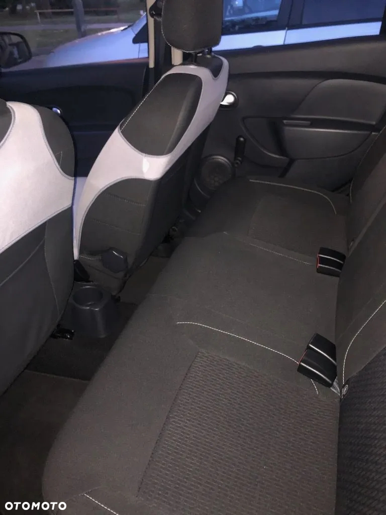 Dacia Sandero 1.2 16V Laureate - 7