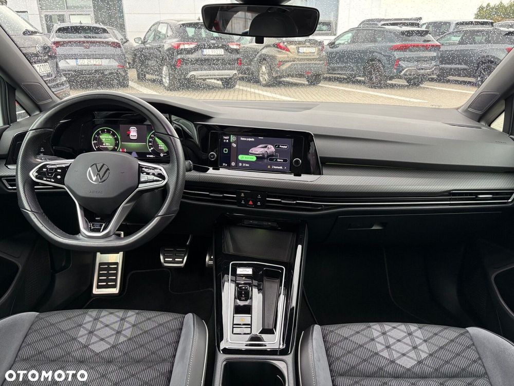 Volkswagen Golf - 10