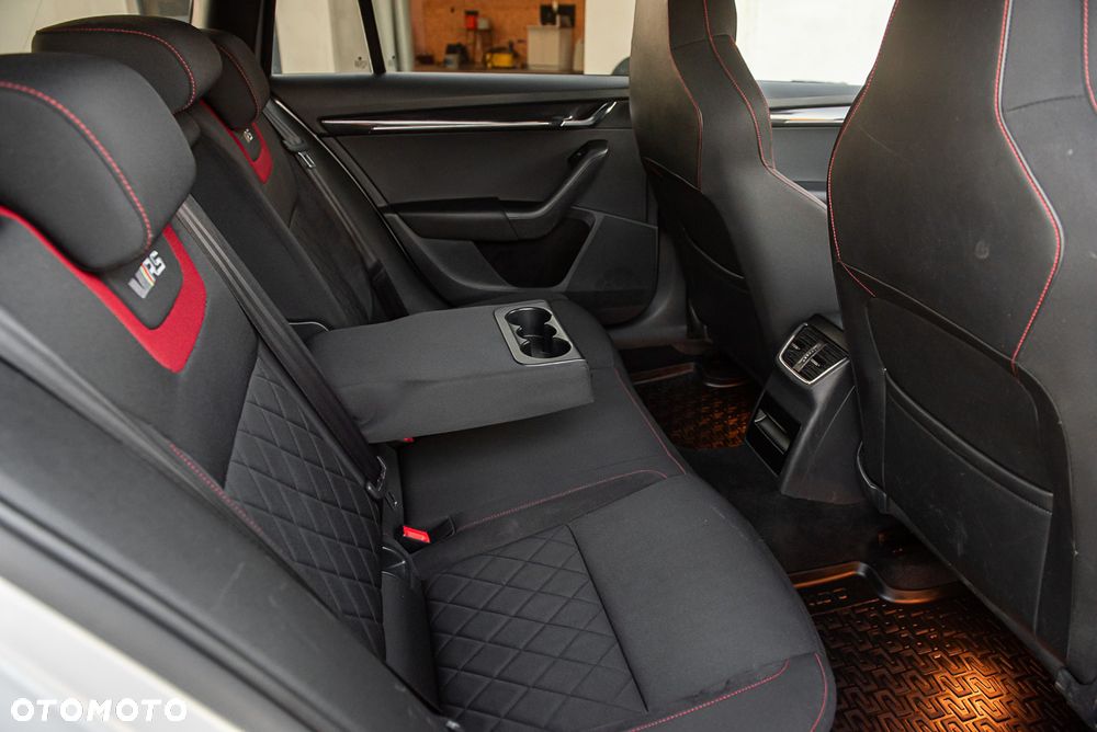 Skoda Octavia 2.0 TDI 4x4 DSG RS - 20